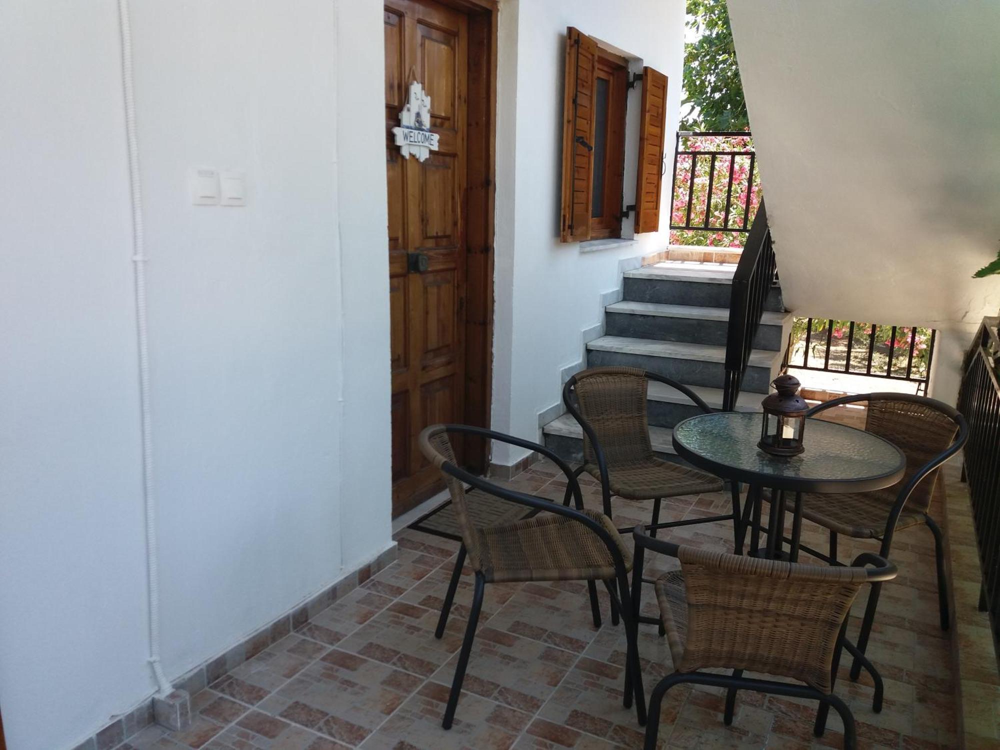 Platanos Apartment เนอามูดาเนีย ภายนอก รูปภาพ