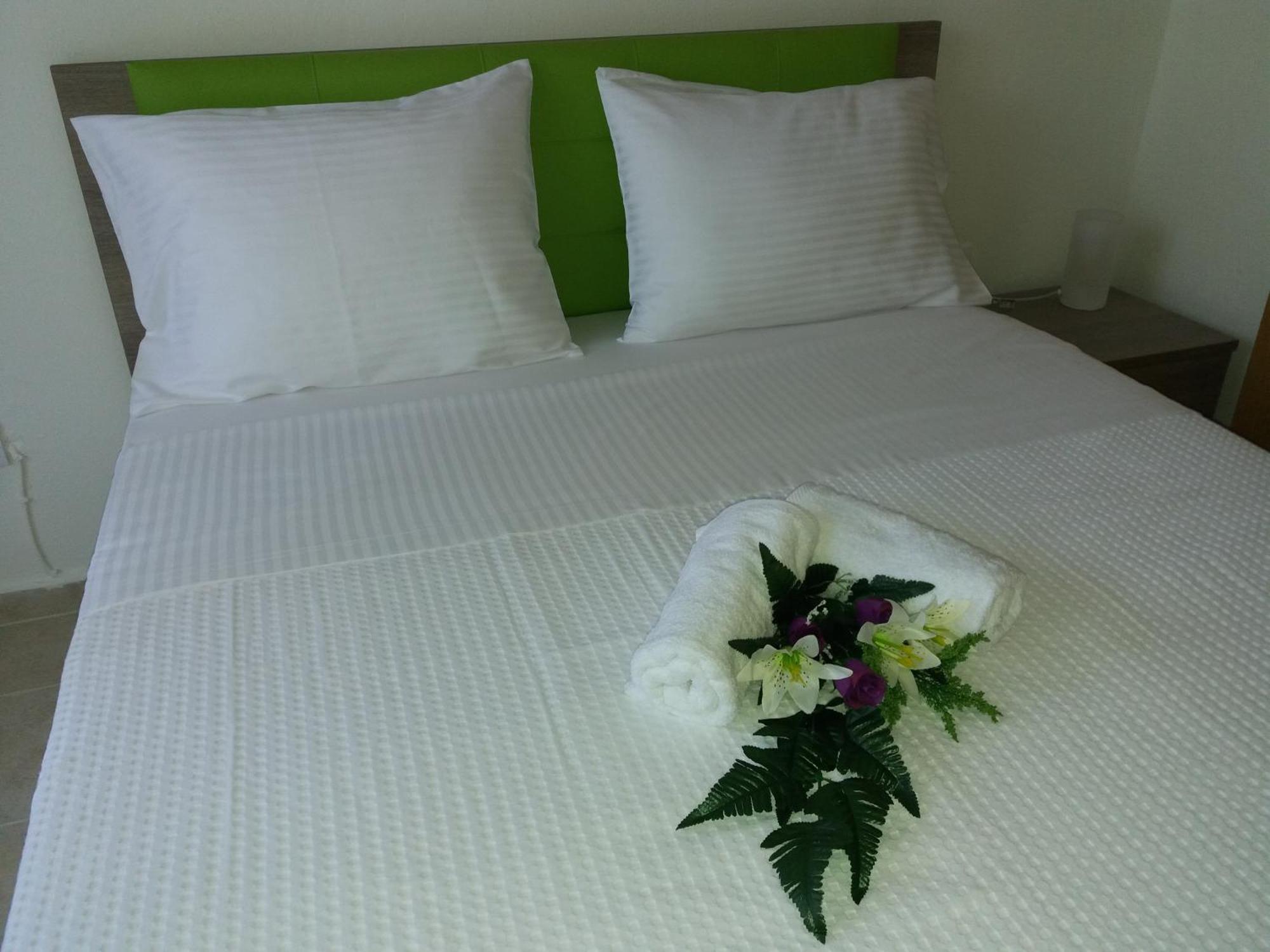 Platanos Apartment เนอามูดาเนีย ภายนอก รูปภาพ
